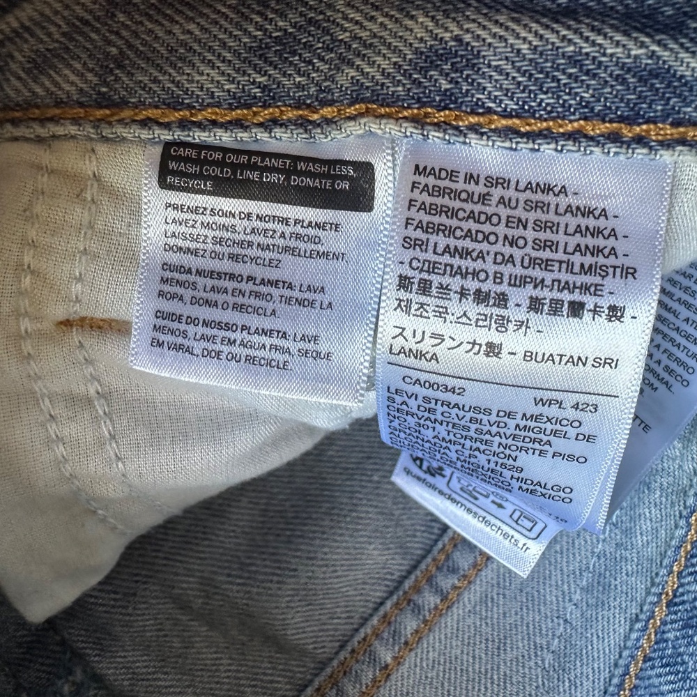 Levis Premium Baggy Dad Jeans - Picture 4 of 9